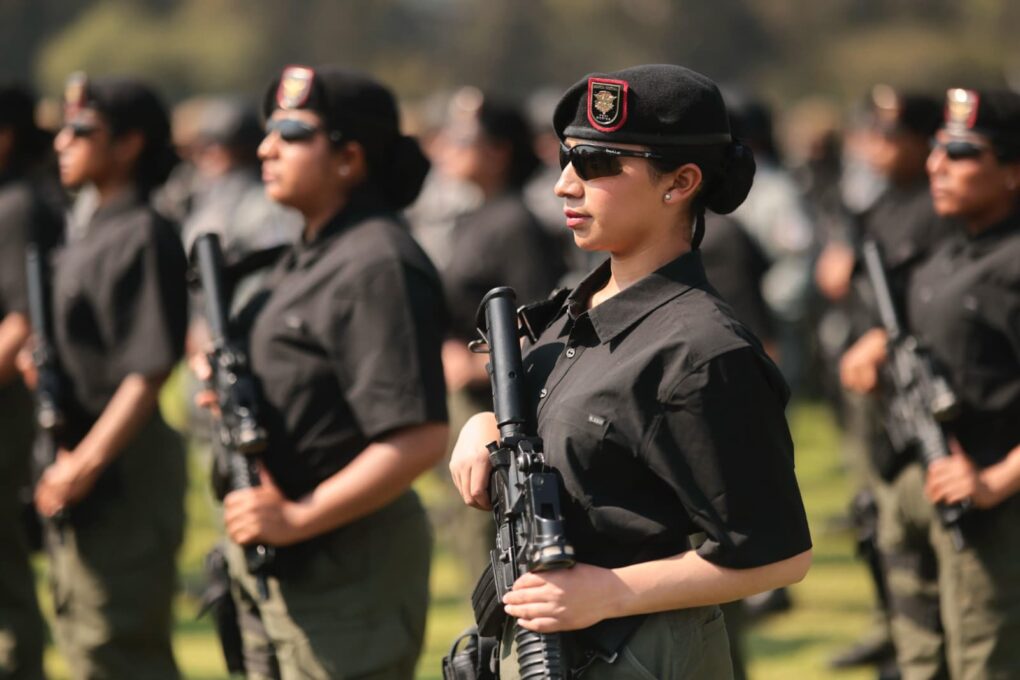 Sheinbaum reconoce a mujeres de las Fuerzas Armadas en el Día Internacional de la Mujer