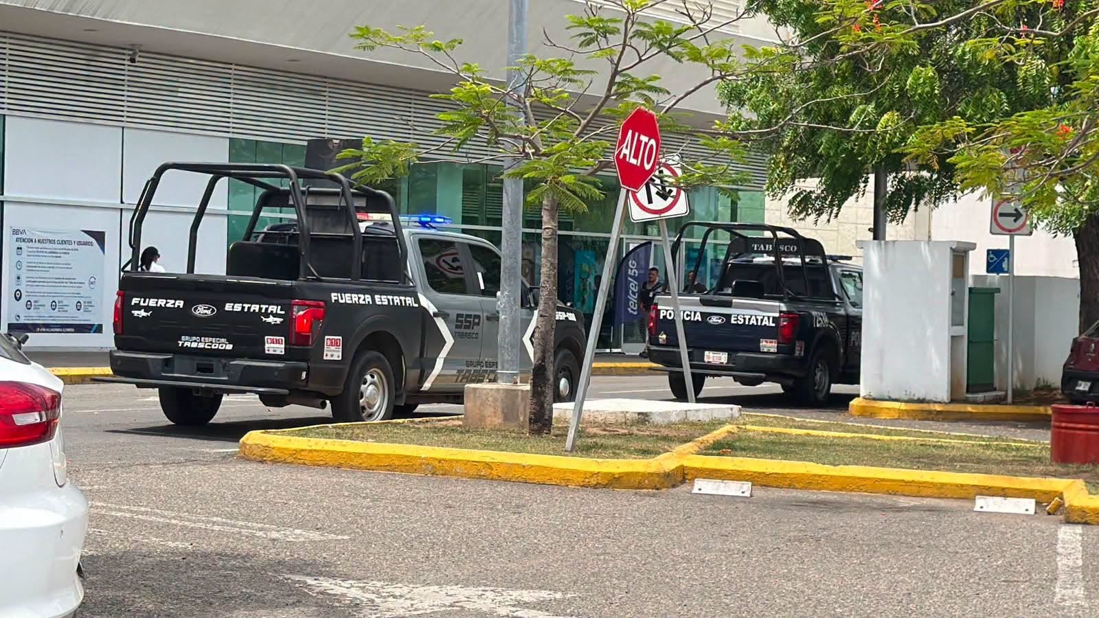 Recuperan 1.6 millones de pesos tras asalto a cuentahabiente en Plaza Altabrisa; hay un detenido