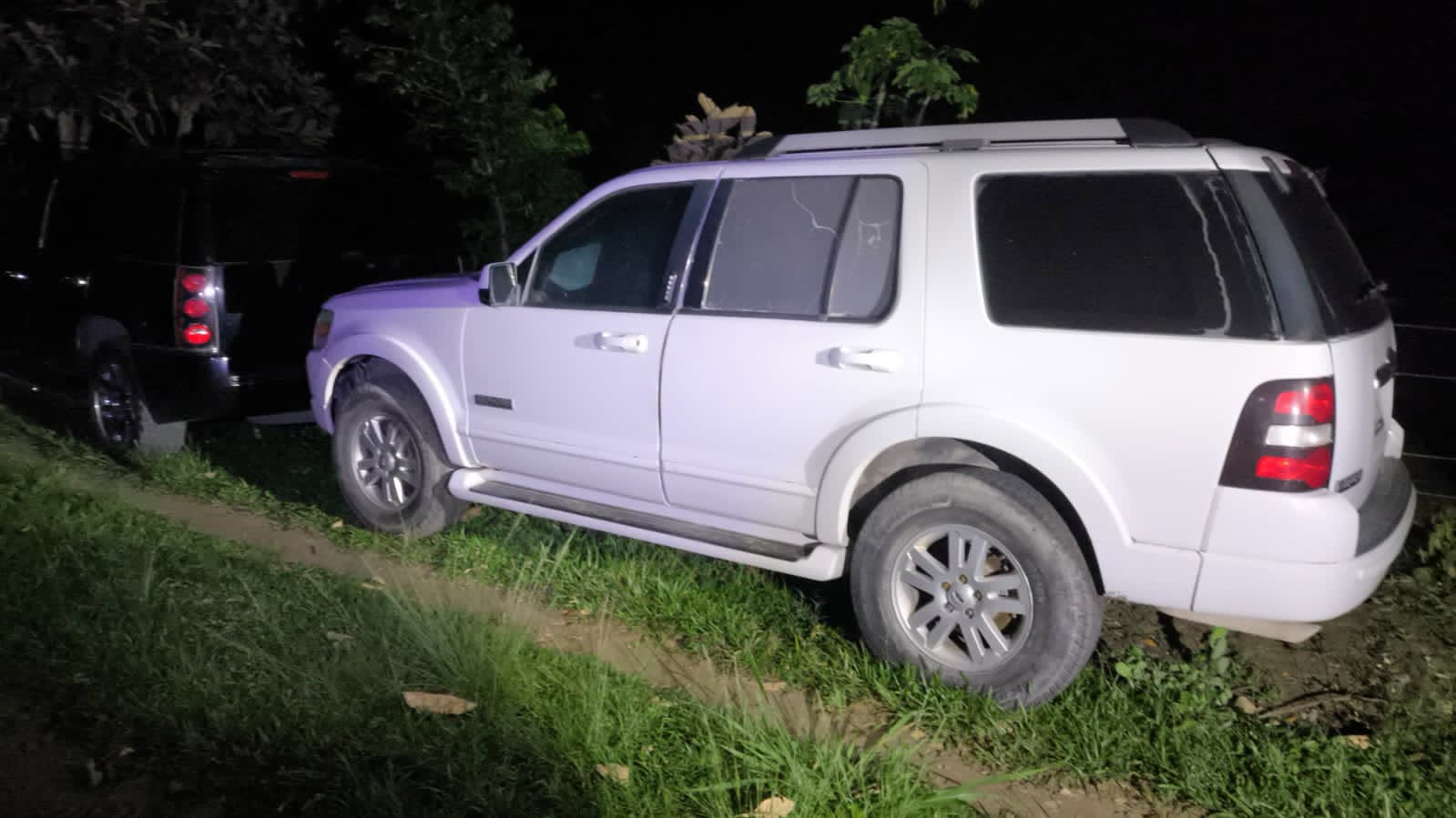 Aseguran camionetas blindadas y detienen a presunto narcomenudista en operativos de seguridad en Huimanguillo