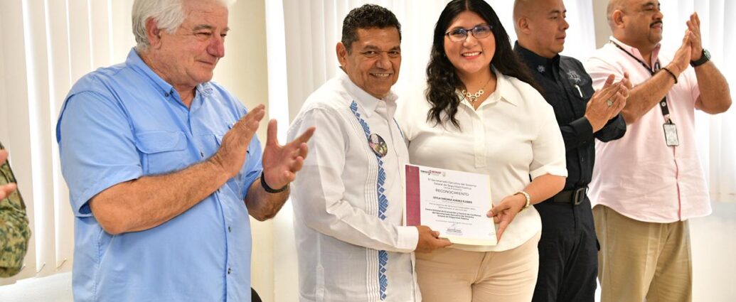 Gobernador Javier May recibe acreditación del C-3; “vamos en camino correcto para garantizar seguridad a los tabasqueños”, destaca…
