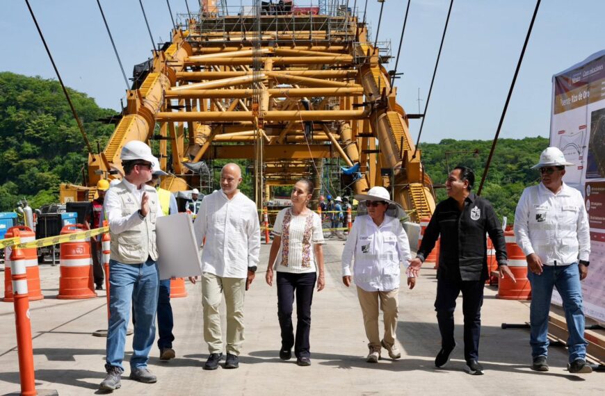 Sheinbaum supervisa puente Rizo de Oro en Chiapas; destaca que será una obra de justicia social
