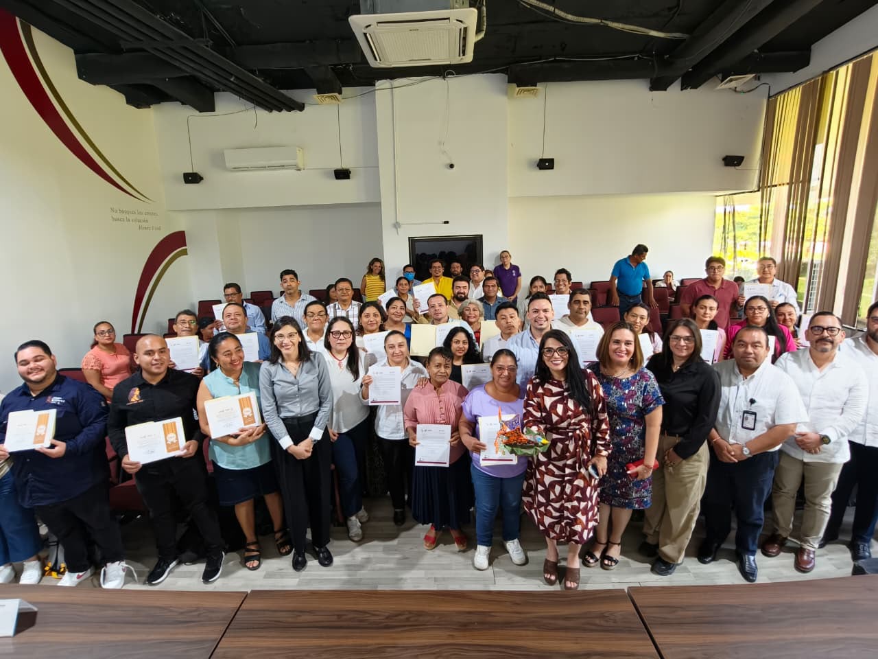 Impulsan a emprendedores tabasqueños con entrega de apoyos para obtener códigos de barras