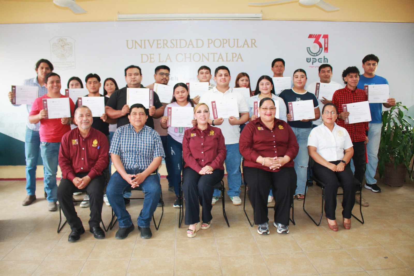Reconocen a estudiantes de la UPCH por alfabetizar a 97 jóvenes y adultos en Tabasco