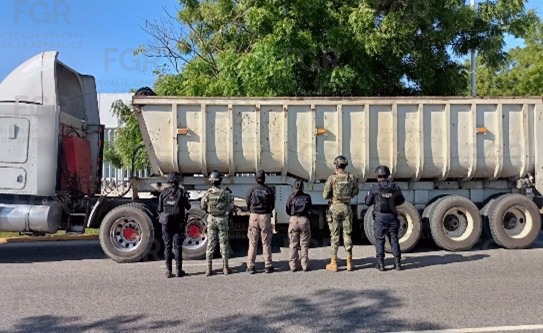 FGR investiga a cuatro personas por probable extracción y transporte ilegal de material pétreo en Tabasco