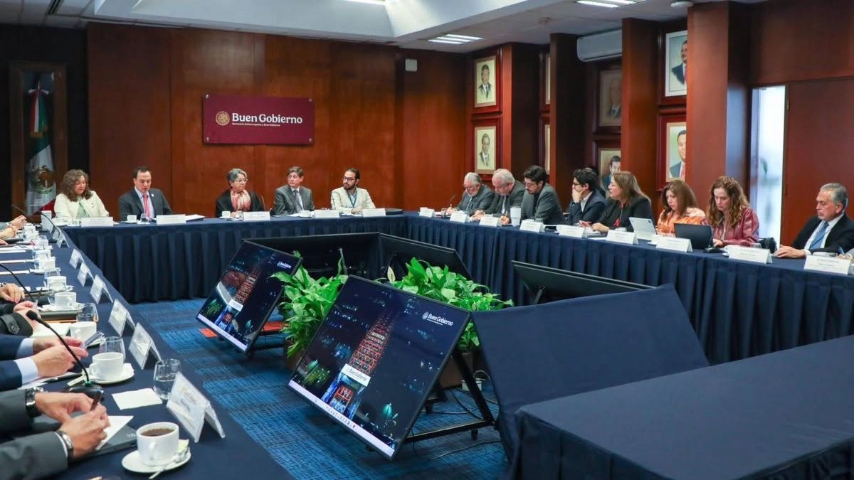 Sancionan a 39 servidores públicos; cuatro exfuncionarios de la CFE reciben las penas más severas
