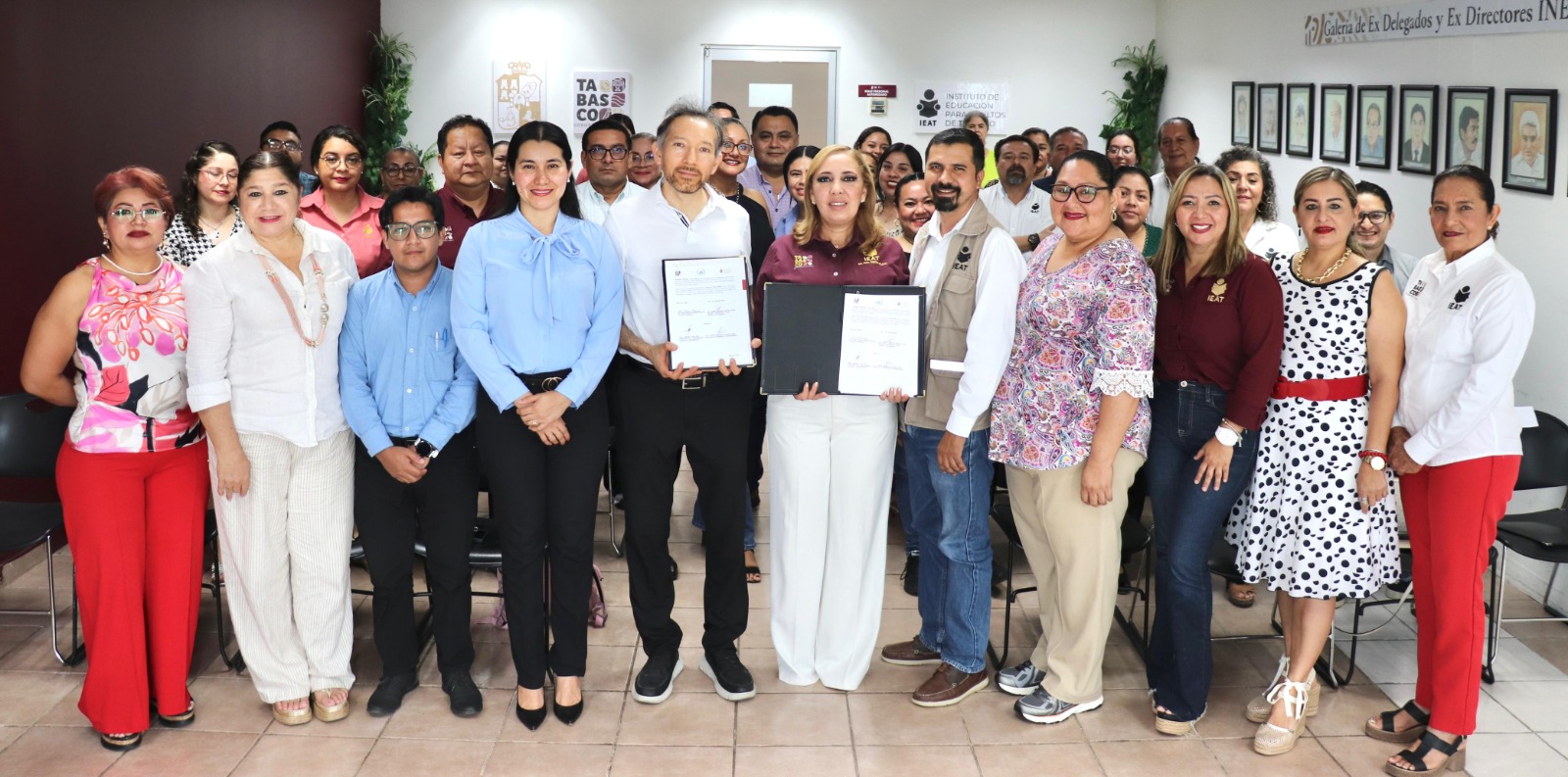 IEAT y Universidad Mundo Maya unen esfuerzos para fortalecer la alfabetización de jóvenes y adultos en Tabasco