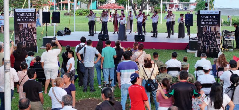 Mariachi de la Marina conquista al público tabasqueño con emotivo concierto en La Choca