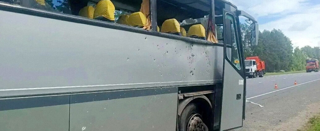 Bielorrusia acusa acto terrorista tras ataque con dron contra autobús de equipo infantil de fútbol en Rusia