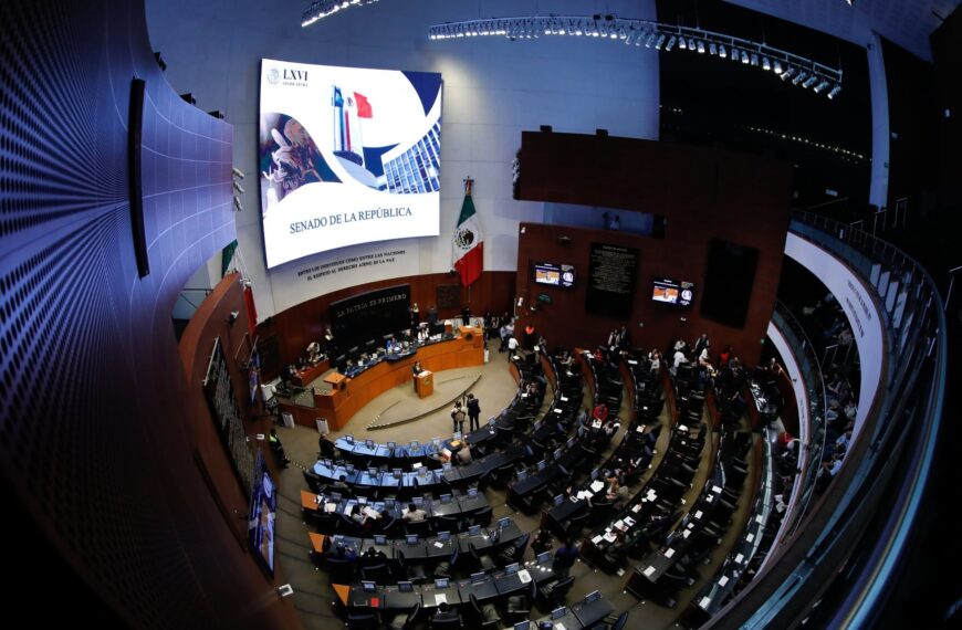 Diez legisladores de Morena solicitan licencia para buscar candidaturas a gubernaturas en 2027