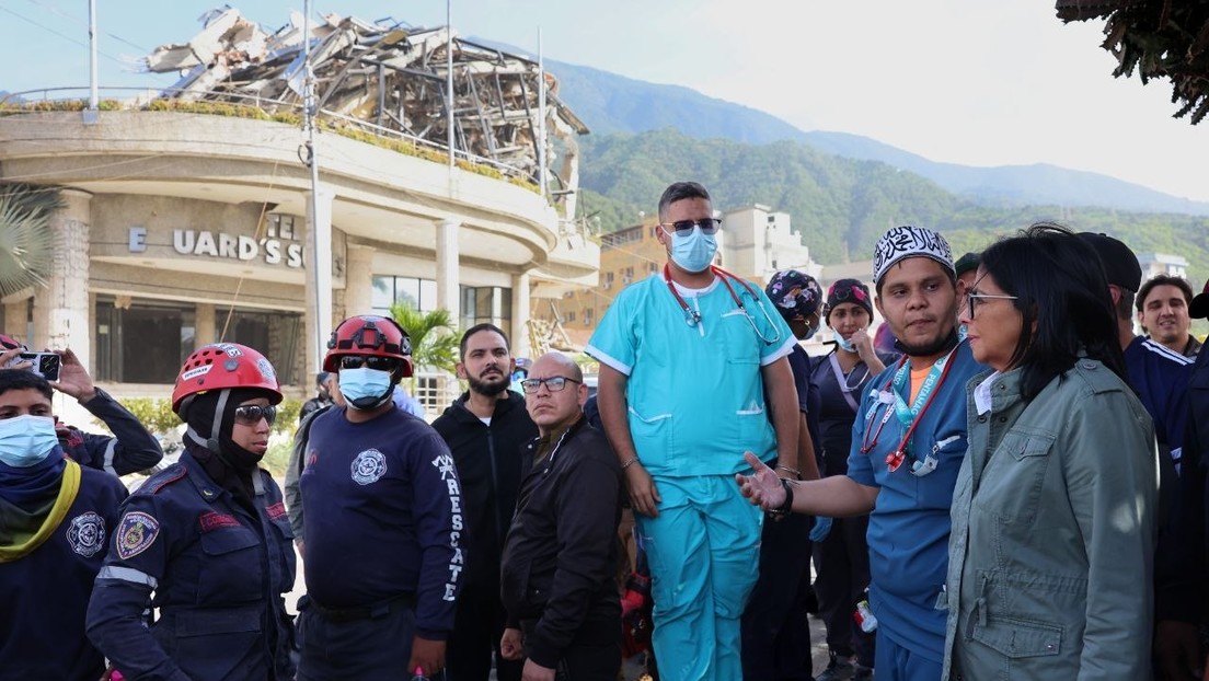 Venezuela declara zona de desastre en La Guaira tras sismos; continúan labores de rescate