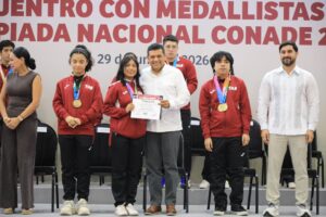 Tras histórico logro en Olimpiada Nacional, becas se incrementan de 10 a 15 mil pesos mensuales para 500 atletas de alto rendimiento…