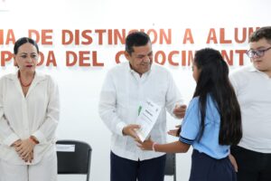 Educación, tarea indispensable para transformar Tabasco; reciben distinciones 23 estudiantes ganadores de Olimpiada del Conocimiento…