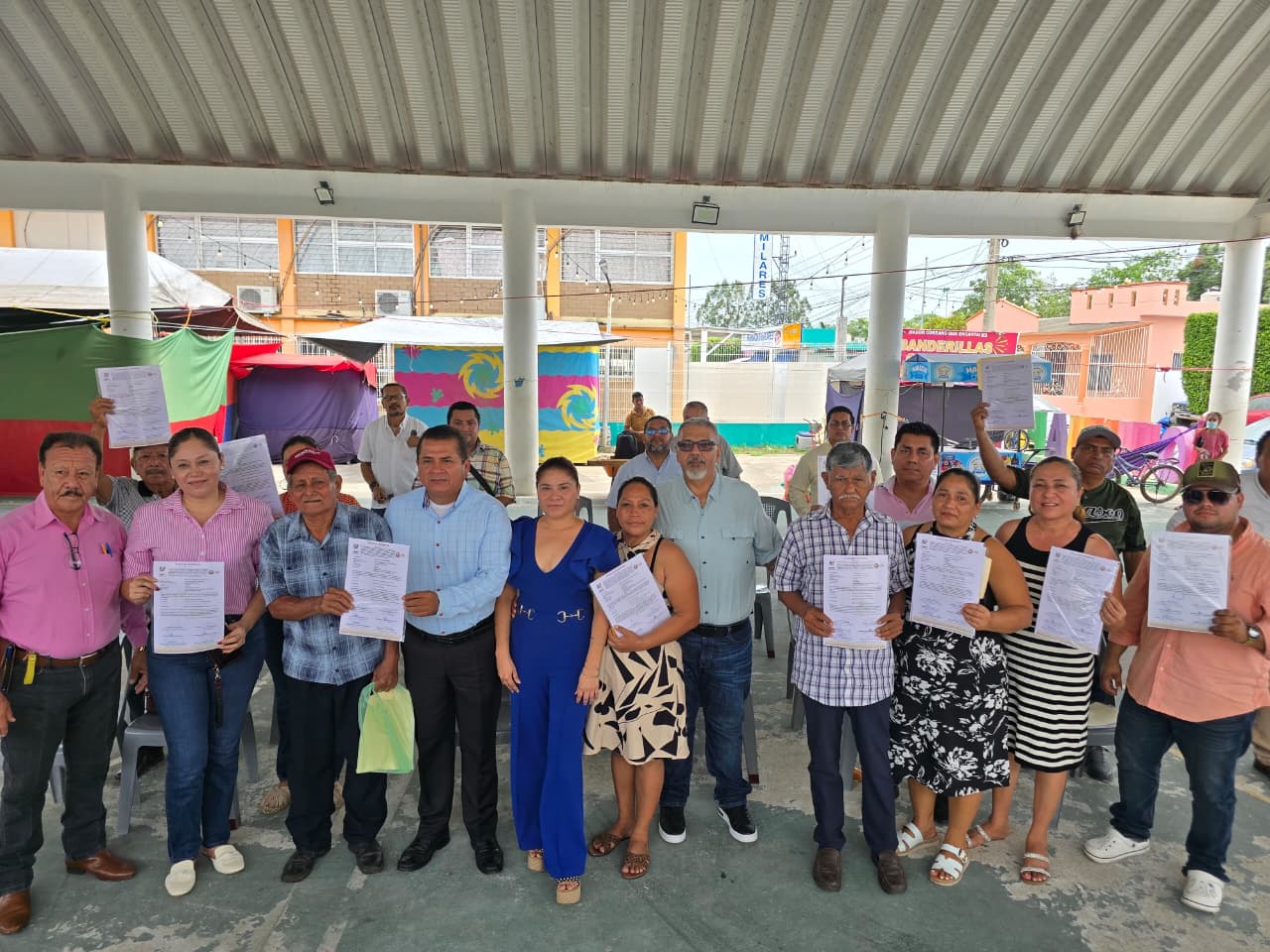 Entregan 27 títulos de propiedad para brindar certeza jurídica a familias tabasqueñas