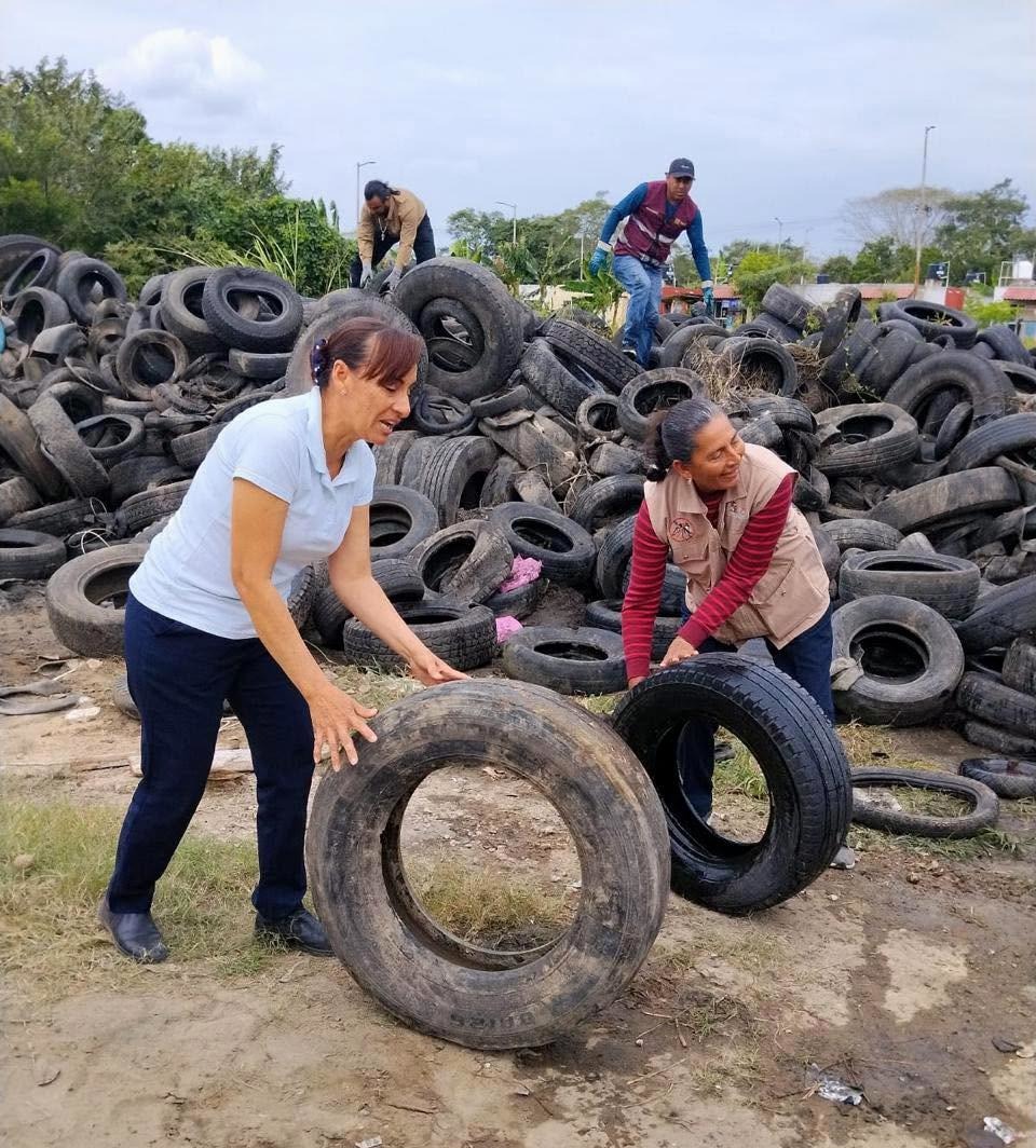 Refuerzan combate al dengue con jornada estatal de descacharrización en los 17 municipios de Tabasco