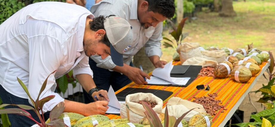 SEDAP y Bienestar Tabasco firman convenio para fortalecer producción de plantas del programa Sembrando Vida