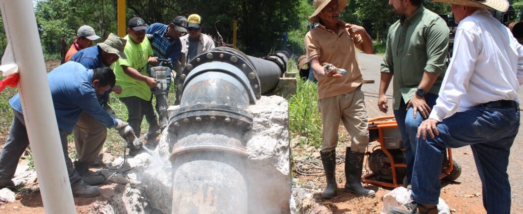 CEAS acelera reparación de línea de agua dañada en Macuspana; buscan restablecer el servicio en Benito Juárez y comunidades vecinas