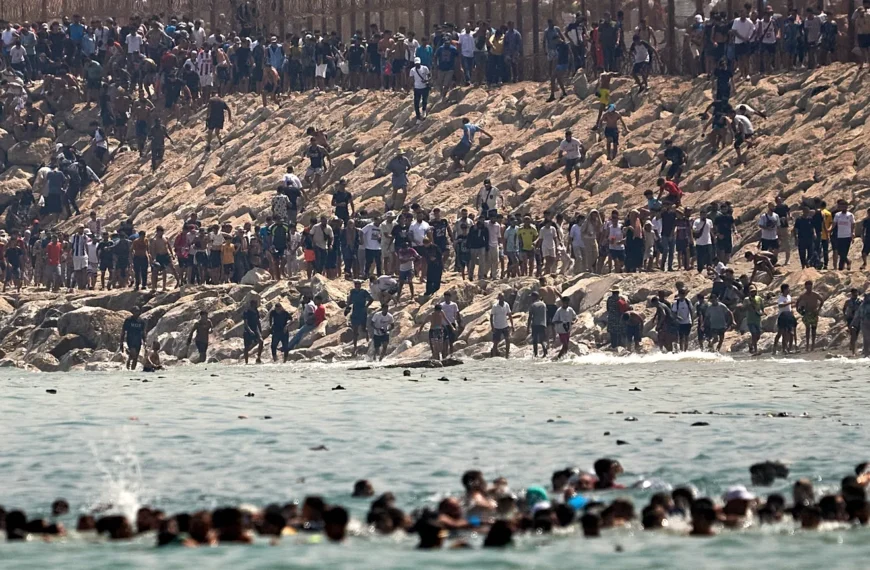Crisis migratoria sin precedentes desborda a Ceuta; reportan al menos 34 fallecidos
