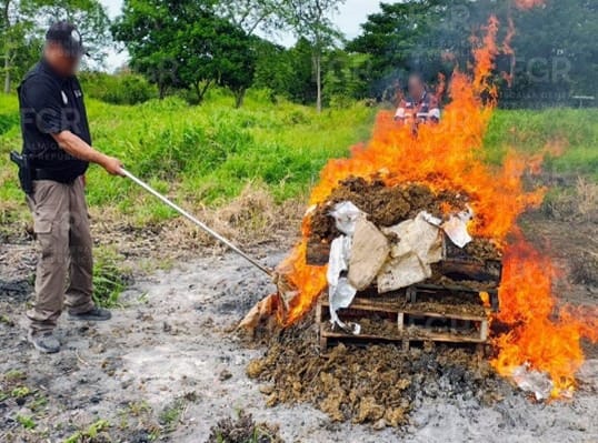 FGR destruye más de 82 kilos de narcóticos y más de 33 mil objetos del delito en Tabasco
