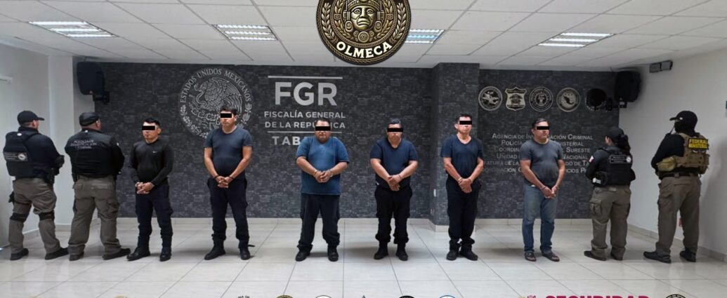 Caen seis policías de SSPC-Tabasco por secuestro y extorsión, en primer “Operativo Enjambre” para combatir vínculos con grupos criminales…