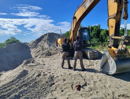Detiene FGR a seis personas por presunta extracción ilegal de arena en el río Usumacinta