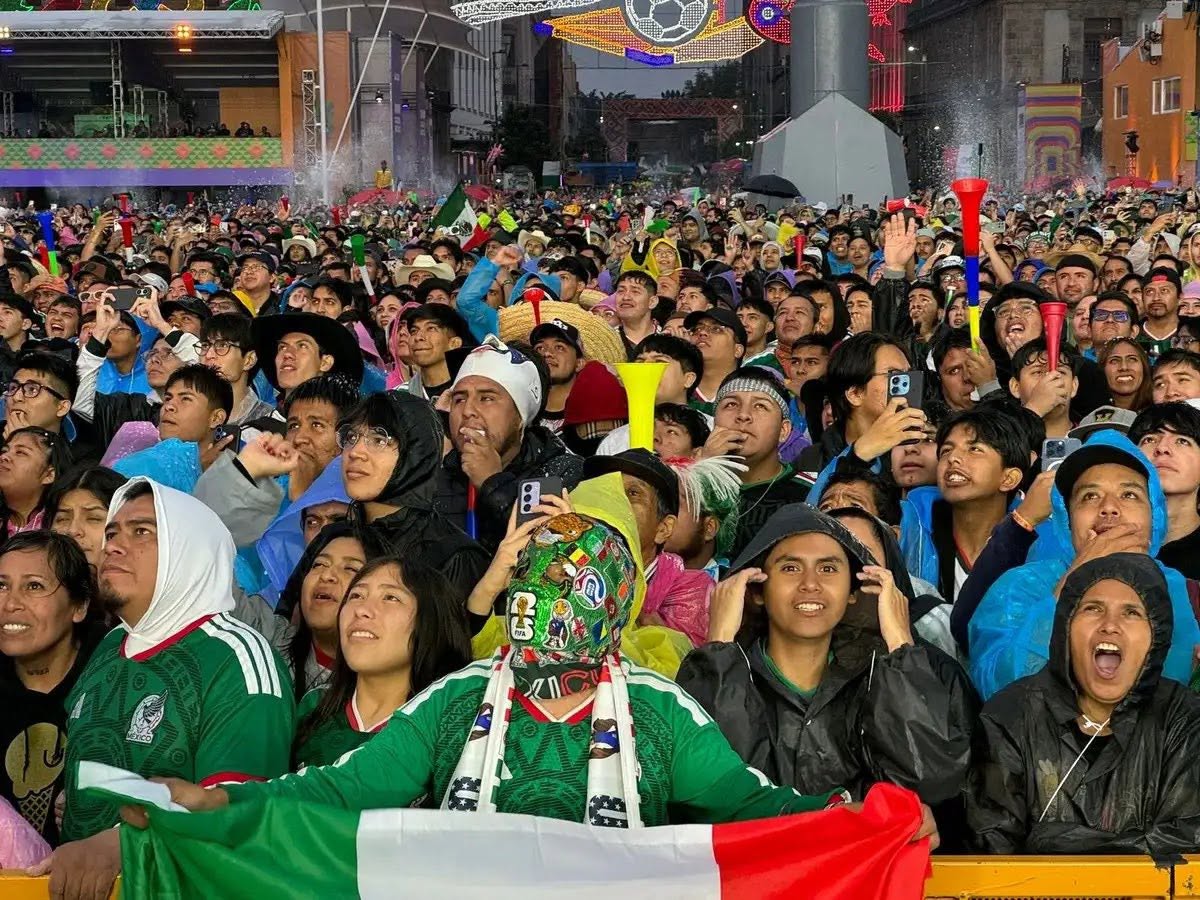 México cae ante Inglaterra y se despide del Mundial pese a jugar con ventaja numérica