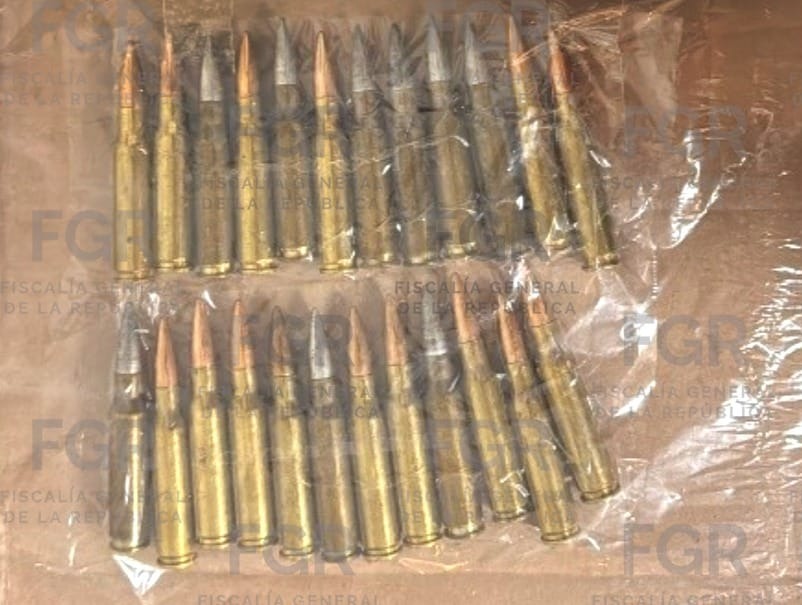 FGR investiga a tres detenidos por portar cartuchos, cargadores y presunta droga en Tabasco