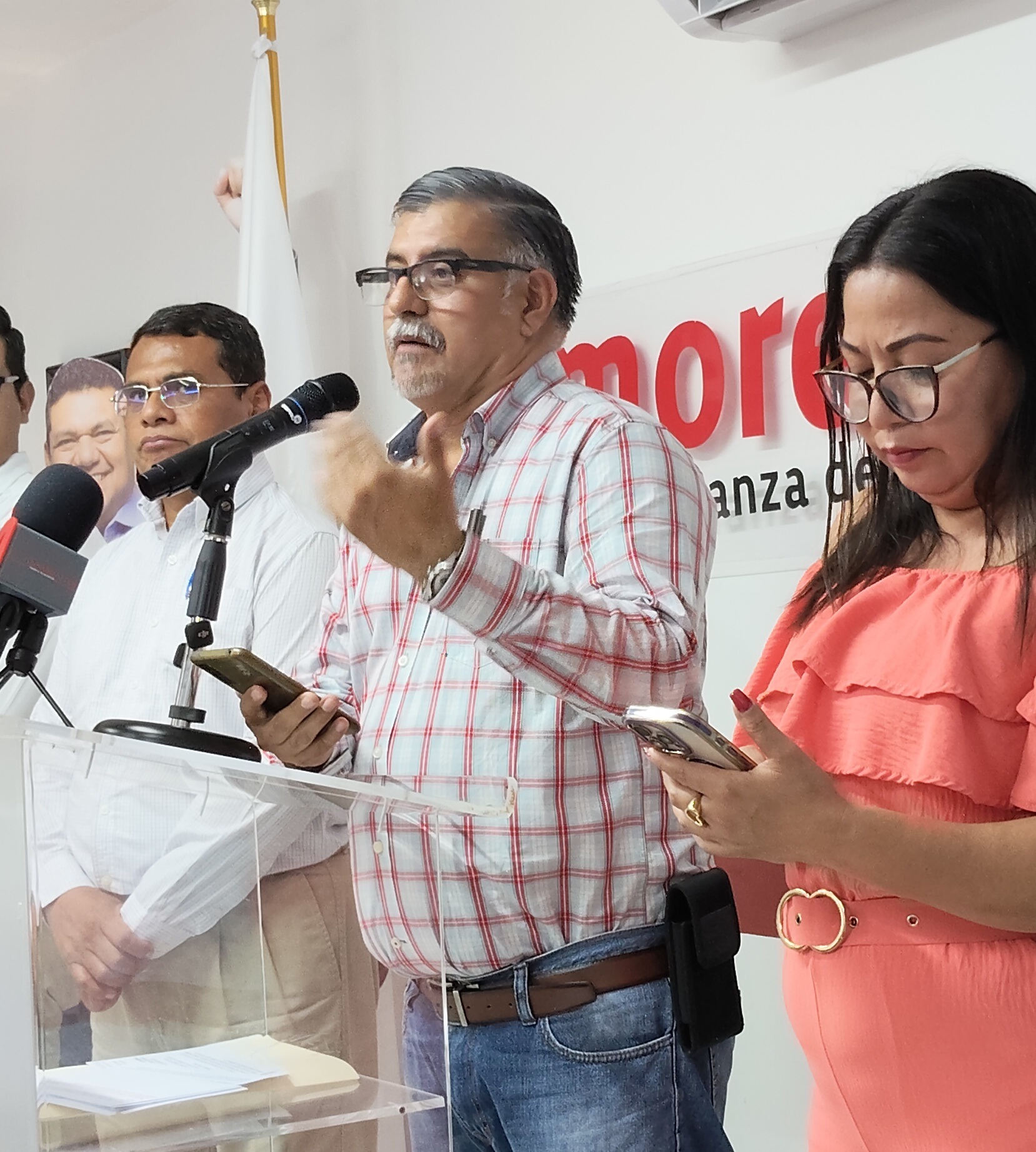 Morena critica al IEPCT por modificar proyectos durante las sesiones de la Comisión de Denuncias