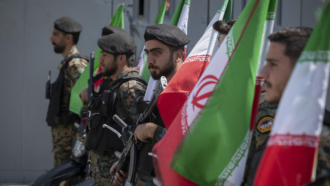 Líder supremo de Irán promete venganza por la muerte de Alí Jameneí y lanza advertencia a Estados Unidos e Israel