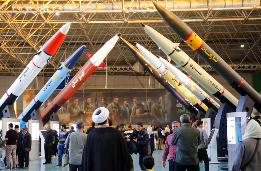 Irán asegura que fortalece su industria militar en medio de la escalada con Estados Unidos