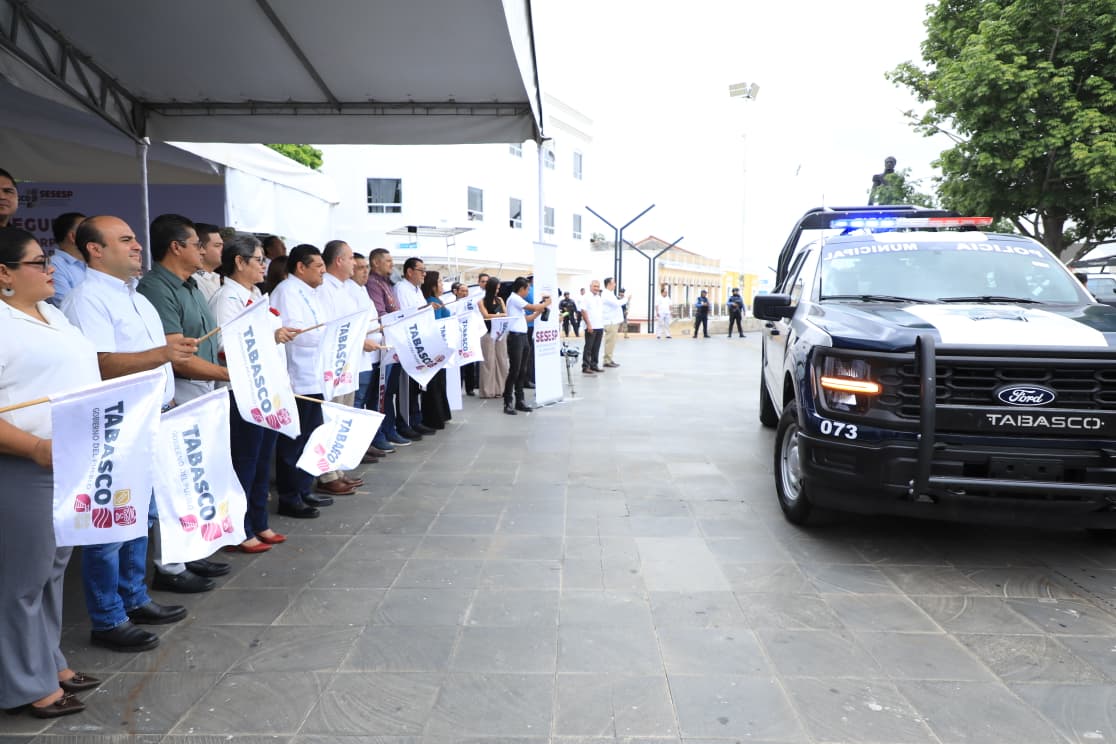 Con inversión de 73 mdp, Javier May entrega más de mil equipos para fortalecer seguridad&hellip;