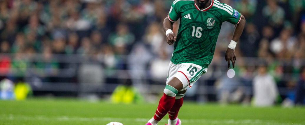 Julián Quiñones se mantiene entre los 10 mejores jugadores del Mundial pese a eliminación de México