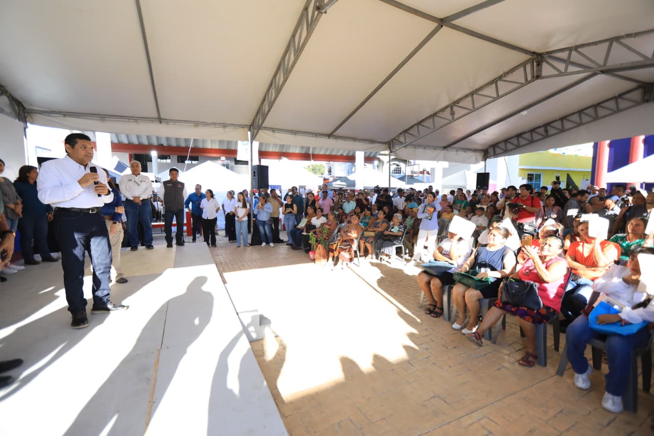 Transformación llega a las comunidades con obras y programas sociales: Javier May