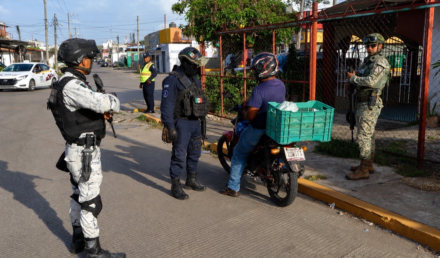 Operativo Enjambre y FIRT Olmeca dejan 12 detenidos; seis policías son capturados en Tabasco