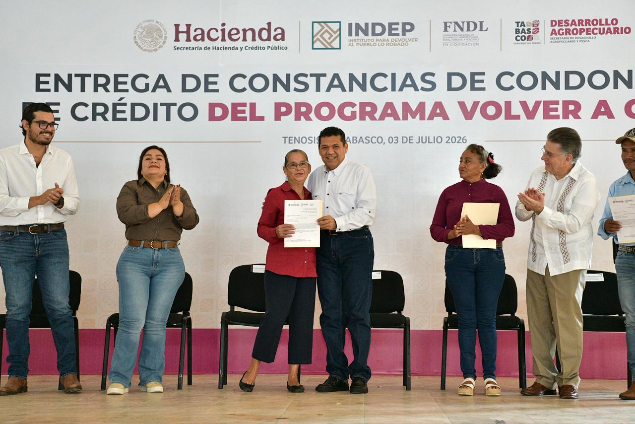 Javier May entrega condonación de créditos a productores; 1,850 tabasqueños serán beneficiados con el programa “Volver a Crecer”