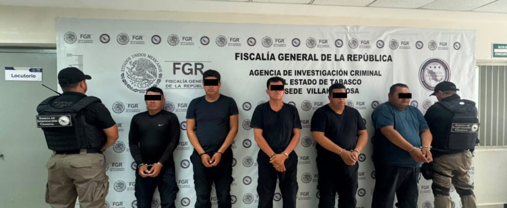 Seis policías detenidos en Tabasco quedan ante juez federal; investigan posible vínculo con “La Barredora”…