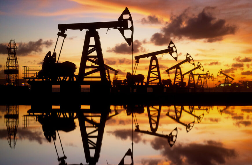 Petróleo se dispara tras escalada entre Estados Unidos e Irán