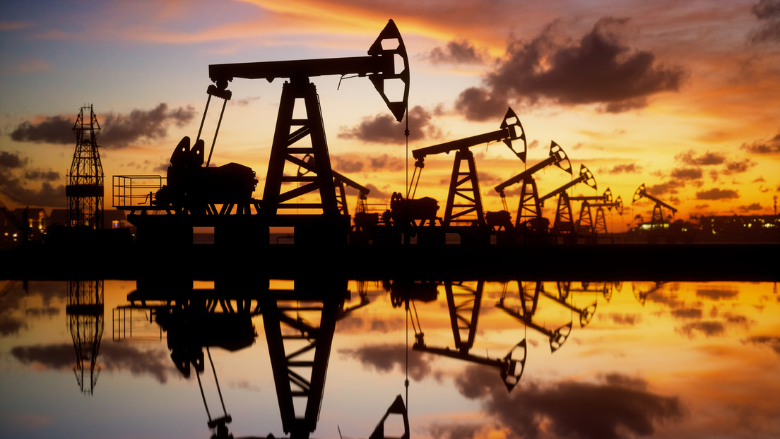 Petróleo se dispara tras escalada entre Estados Unidos e Irán