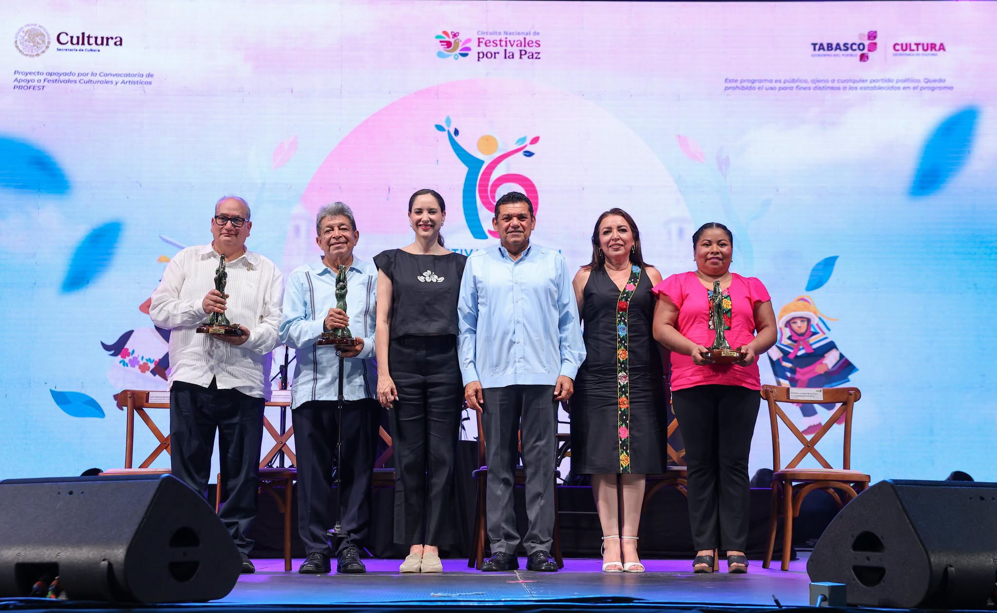 Arranca edición 19 del Festival Cultural Ceiba; Gobernador Javier May entrega galardón Savia del Edén…
