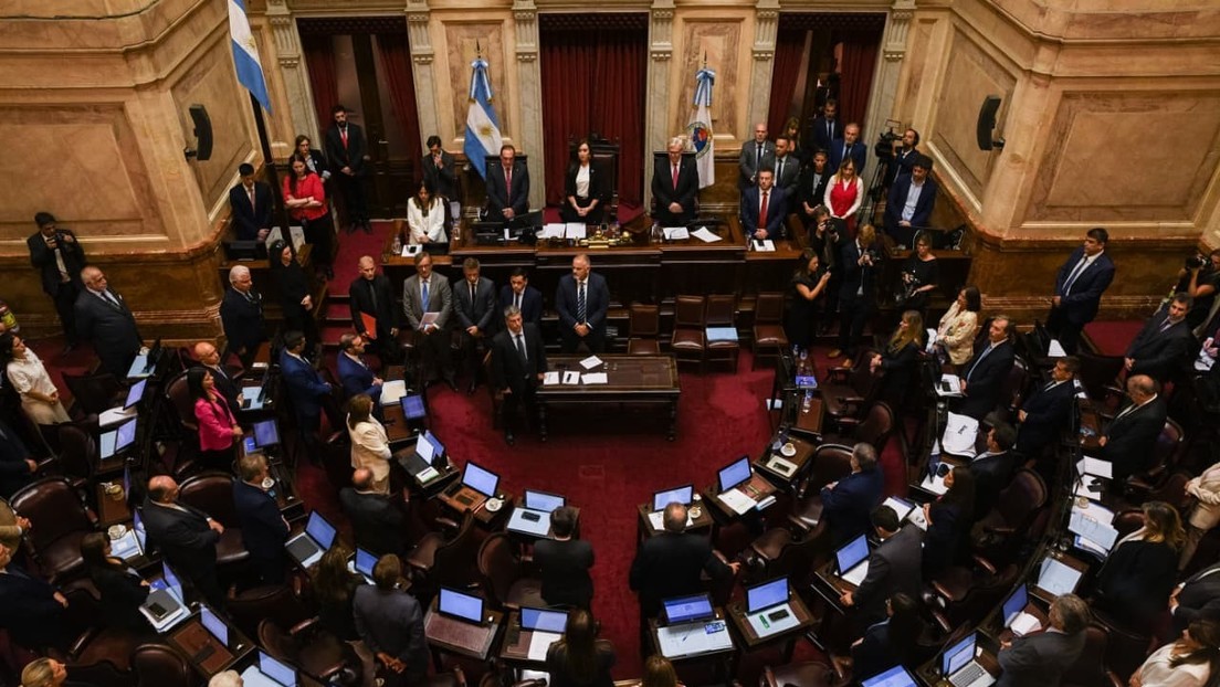 Senado argentino aprueba ley de propiedad privada impulsada por Milei, pero elimina venta de tierras a extranjeros