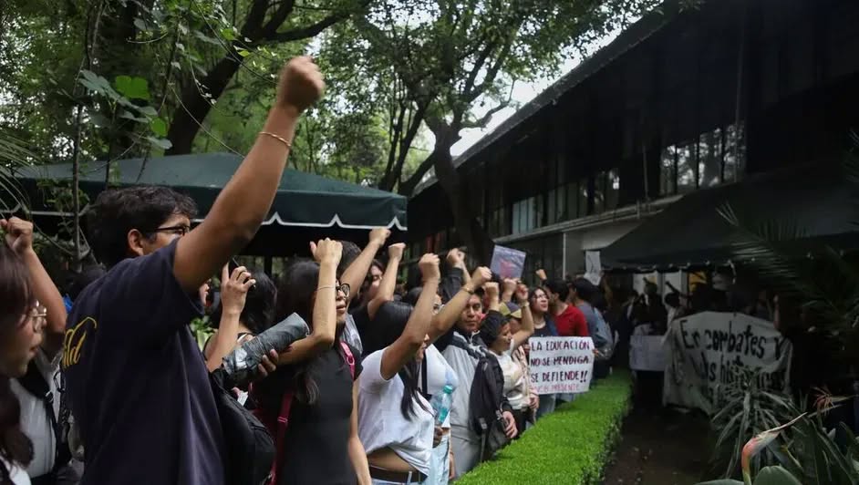 Canal Once recupera sus instalaciones tras más de dos meses de ocupación; estudiantes denuncian desalojo con violencia