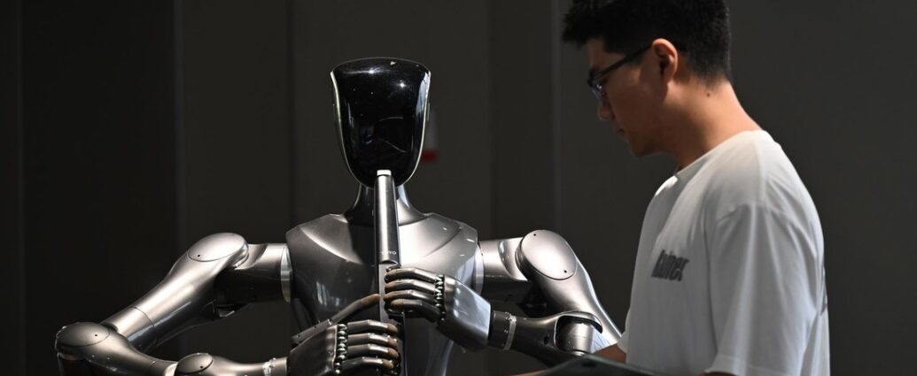 EE.UU. evalúa nuevas restricciones a la tecnología china de IA en medio de creciente competencia con Pekín