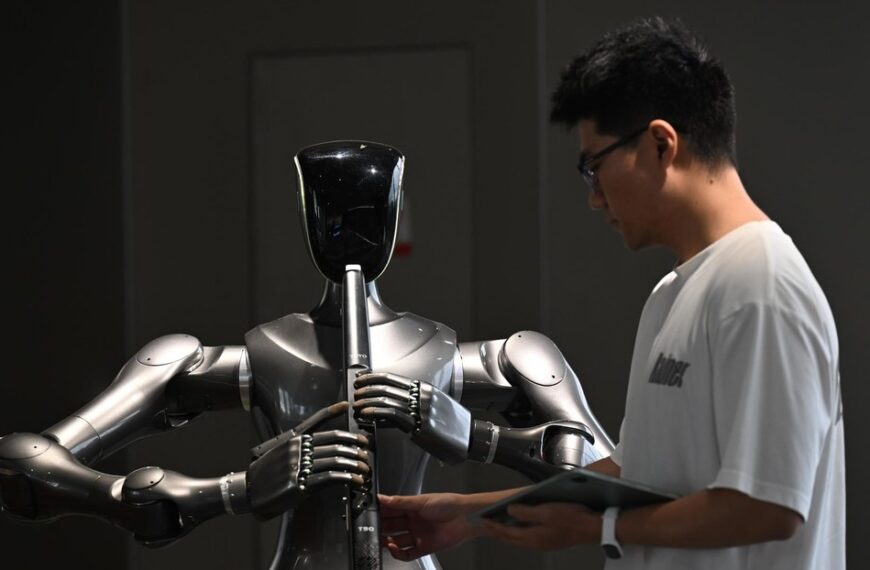 EE.UU. evalúa nuevas restricciones a la tecnología china de IA en medio de creciente competencia con Pekín
