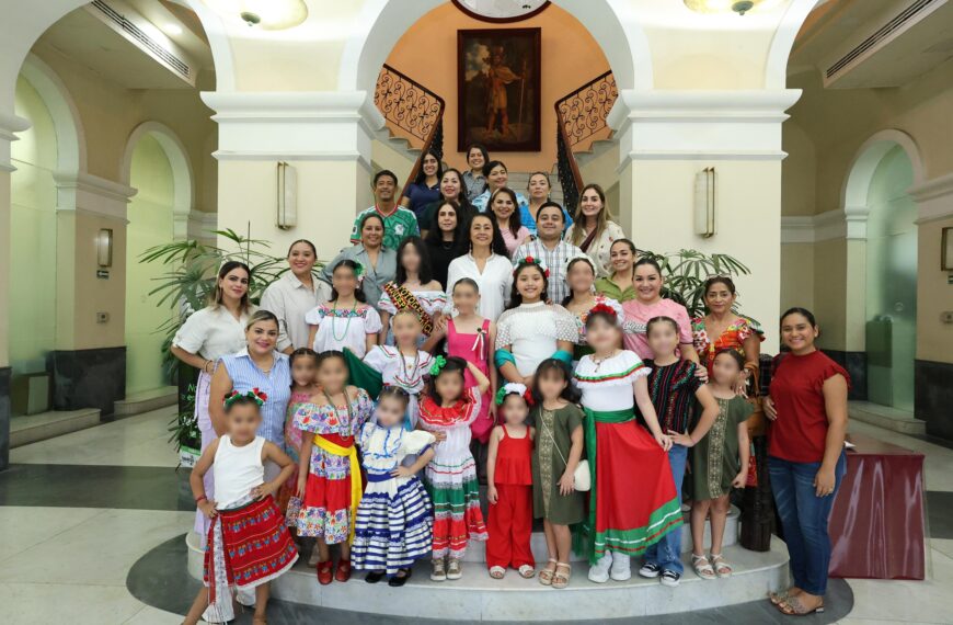 Aspirantes a Niña Independencia DIF Tabasco 2026 conocen la historia del Palacio de Gobierno
