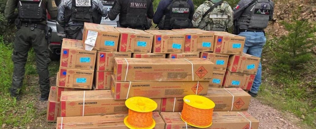 Golpe a grupos delictivos: aseguran explosivos, armas y droga en Chihuahua y Sinaloa