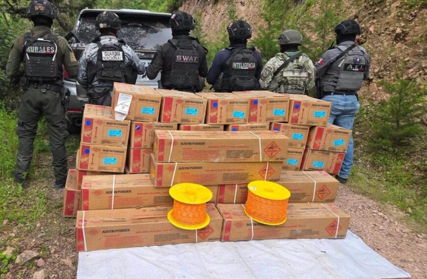 Golpe a grupos delictivos: aseguran explosivos, armas y droga en Chihuahua y Sinaloa