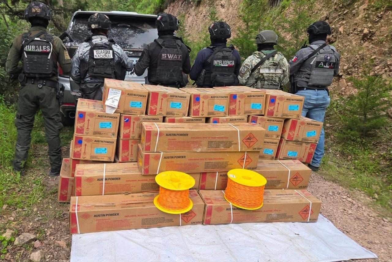 Golpe a grupos delictivos: aseguran explosivos, armas y droga en Chihuahua y Sinaloa
