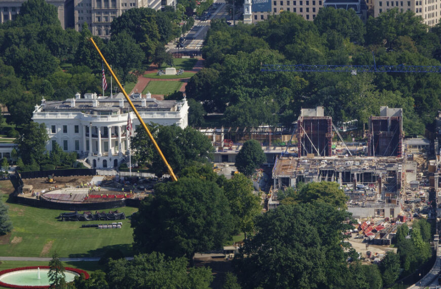 Tribunal federal frena construcción del polémico salón de baile de Trump en la Casa Blanca