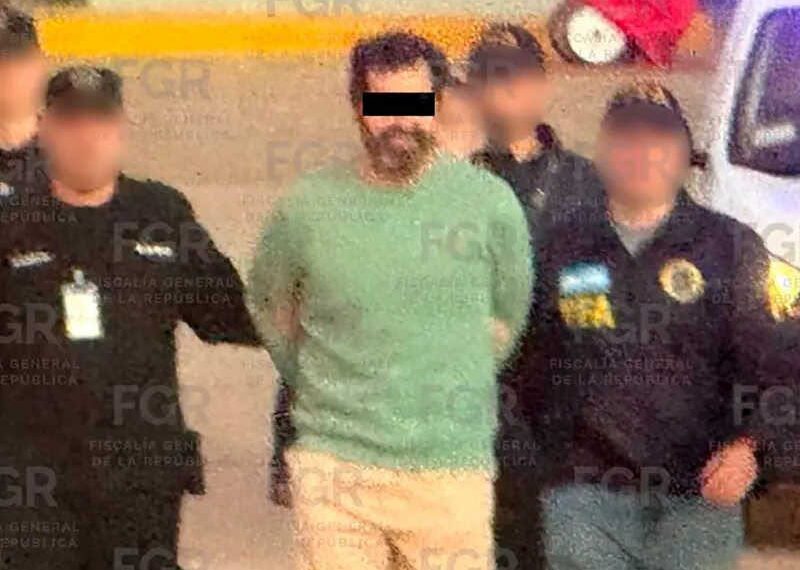 Trasladan a México a contralmirante acusado de delitos relacionados con hidrocarburos