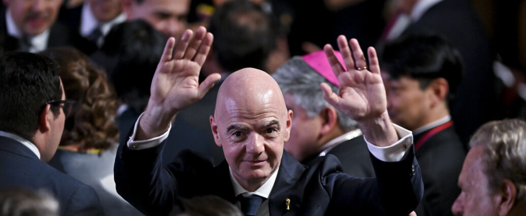 Gianni Infantino enfrenta acusaciones por presunta relación con empleada de la UEFA