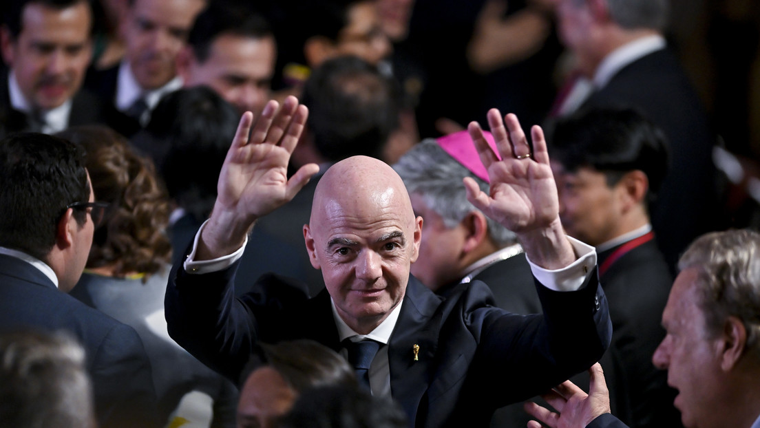 Gianni Infantino enfrenta acusaciones por presunta relación con empleada de la UEFA